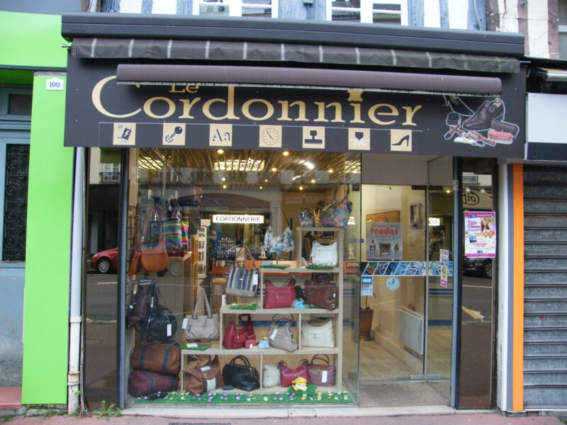 L’Art de la Cordonnerie : Un cordonnier à Elbeuf
